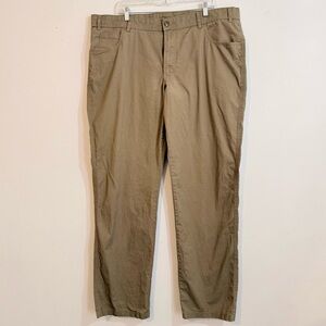 Columbia Regular Fit Stretch Khaki Pants Mens 42x34 (Inseam 35”)